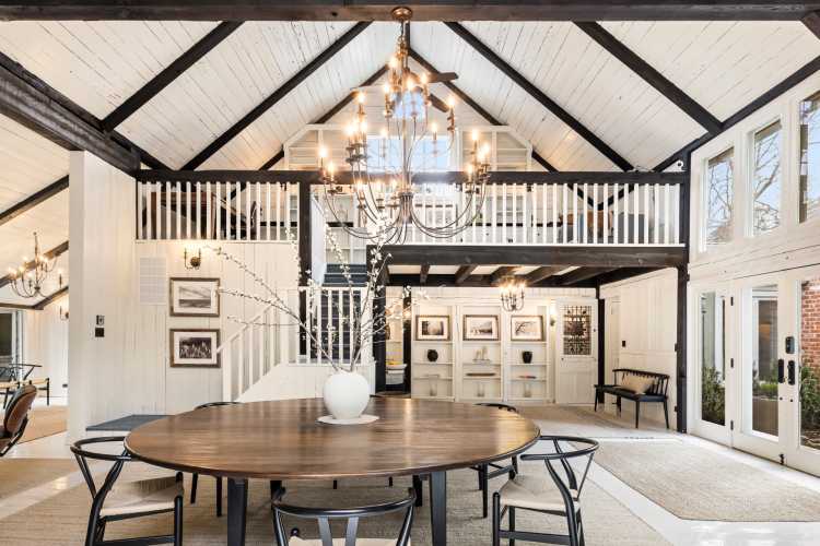East Hampton Village, modern barn